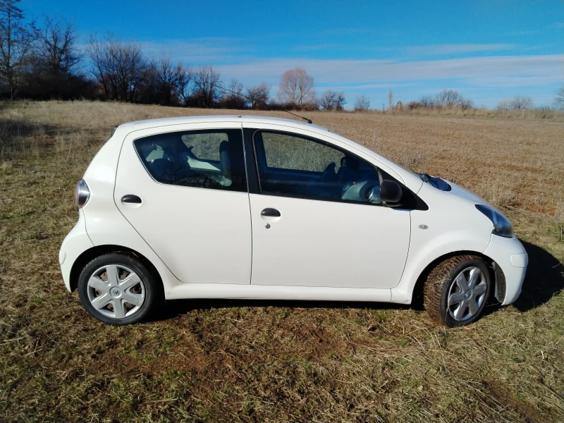 Toyota Aygo, снимка 2 - Автомобили и джипове - 48669517