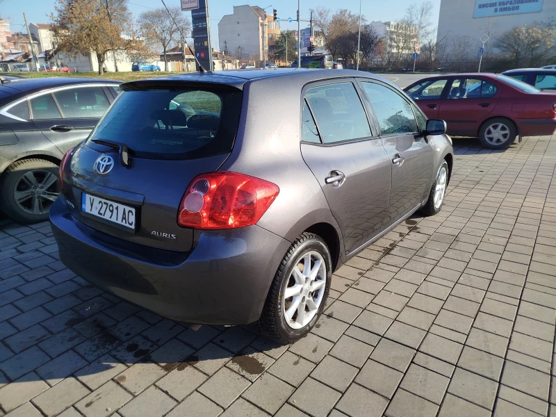 Toyota Auris, снимка 8 - Автомобили и джипове - 48728839