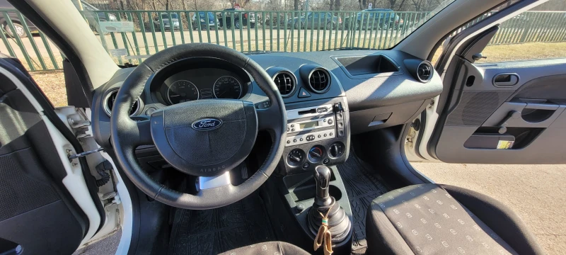 Ford Fiesta, снимка 7 - Автомобили и джипове - 49061908