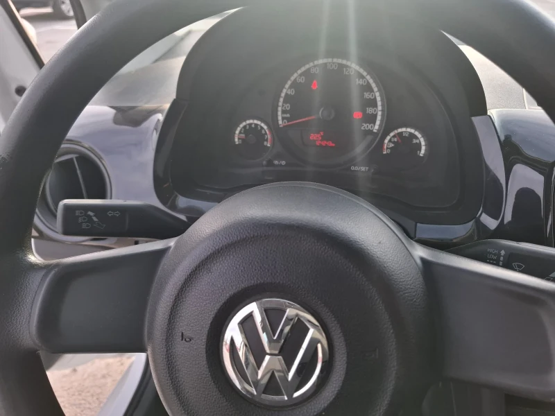 VW Up, снимка 4 - Автомобили и джипове - 49452815