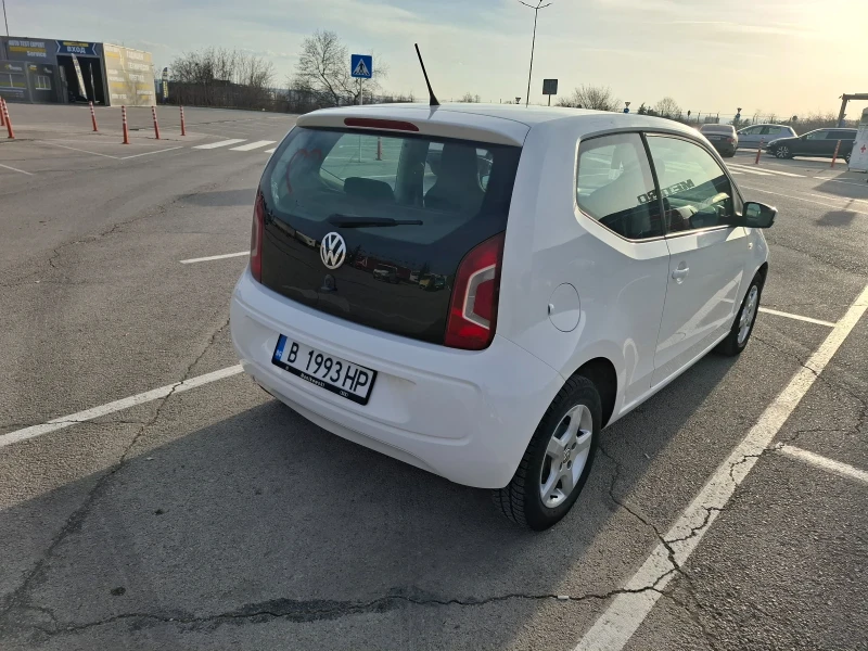 VW Up, снимка 2 - Автомобили и джипове - 49452815