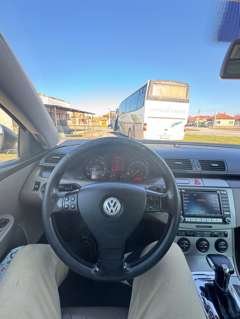 VW Passat, снимка 5 - Автомобили и джипове - 49600699