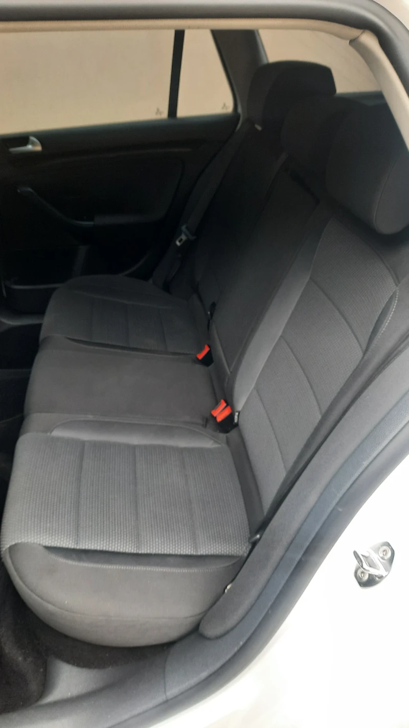 VW Golf Variant 1.6TDI 105, снимка 12 - Автомобили и джипове - 52082266