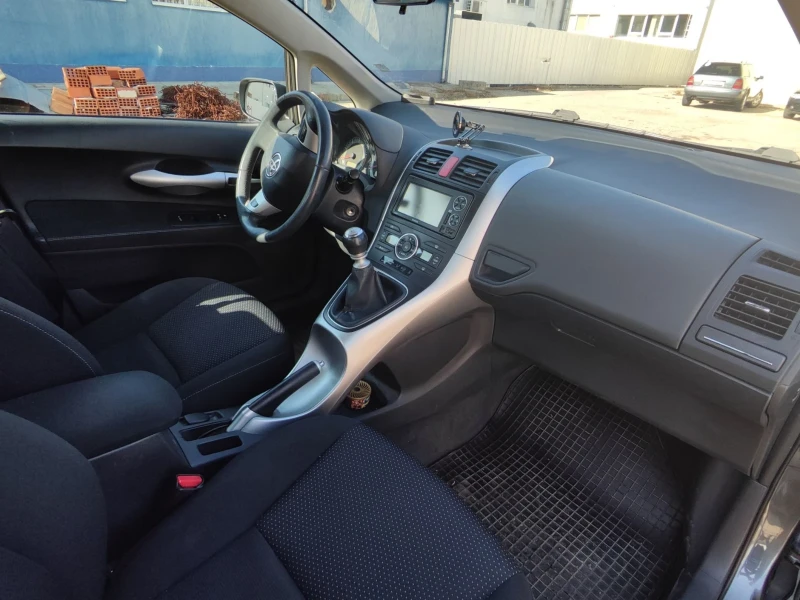 Toyota Auris 1.4d, снимка 17 - Автомобили и джипове - 50753667