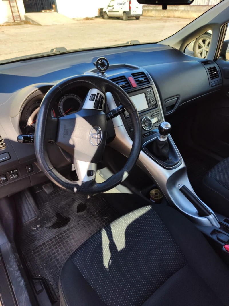Toyota Auris 1.4d, снимка 16 - Автомобили и джипове - 50753667