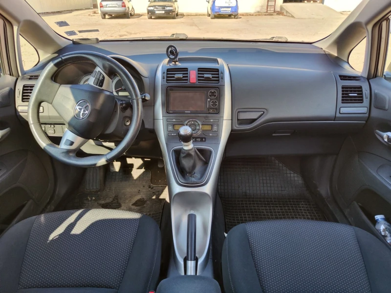 Toyota Auris 1.4d, снимка 15 - Автомобили и джипове - 50753667