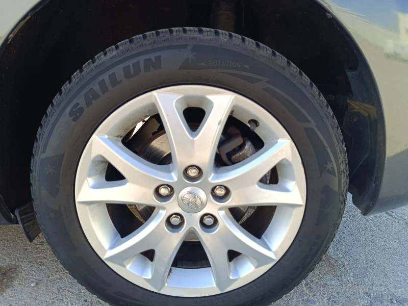 Toyota Auris 1.4d, снимка 9 - Автомобили и джипове - 50753667