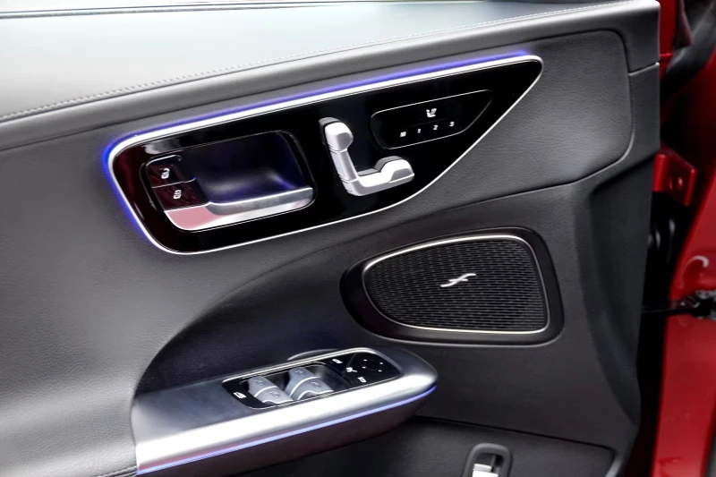 Mercedes-Benz C 300 AMG-SPORTP./275HP/CARPLAY/MEMO/DESIGNO/CAM/690f, снимка 13 - Автомобили и джипове - 51580900