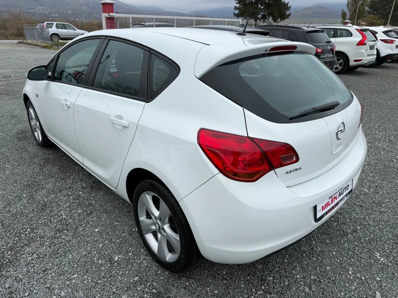 Opel Astra (KATO НОВА), снимка 8 - Автомобили и джипове - 52503306