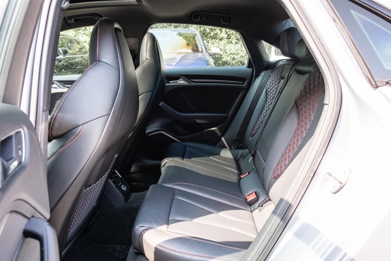 Audi Rs3 B&O* ШИБИДАХ* ПОДГРЕВ* КЕЙЛЕС* МЪРТВА ТОЧКА, снимка 15 - Автомобили и джипове - 52628111