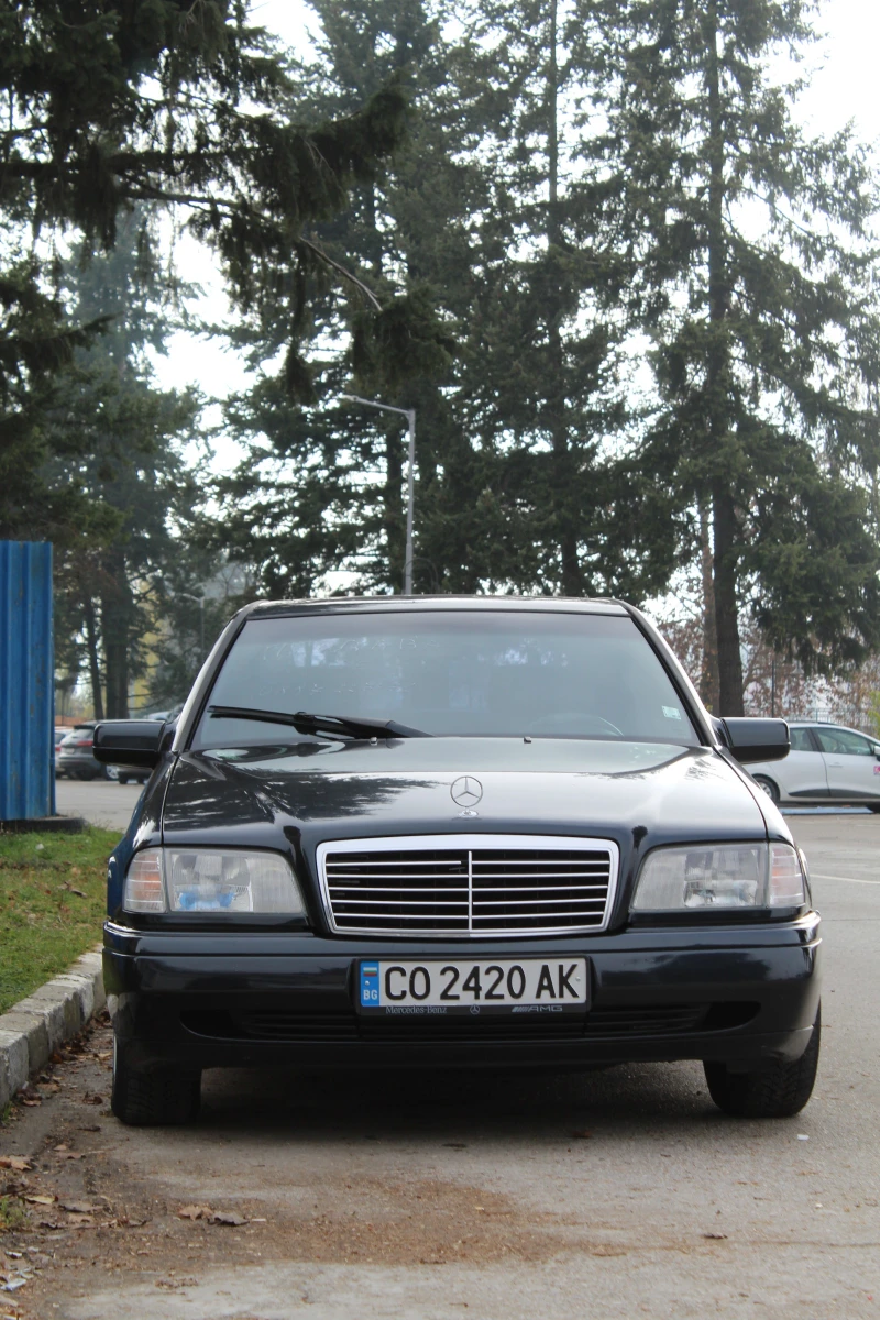 Mercedes-Benz C 180, снимка 3 - Автомобили и джипове - 52789720