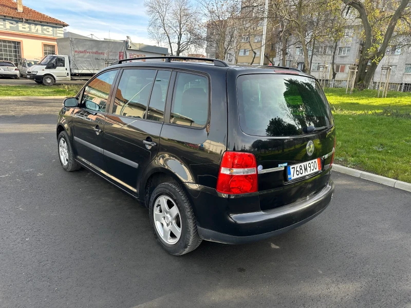VW Touran 1.9 tdi, снимка 4 - Автомобили и джипове - 52838599