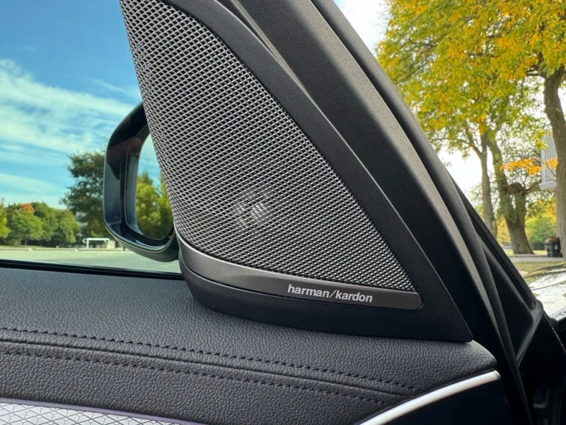 BMW 550 M xDrive * CARFAX * БЕЗ ПЪРВОНАЧАЛНА ВНОСКА, снимка 11 - Автомобили и джипове - 53005538