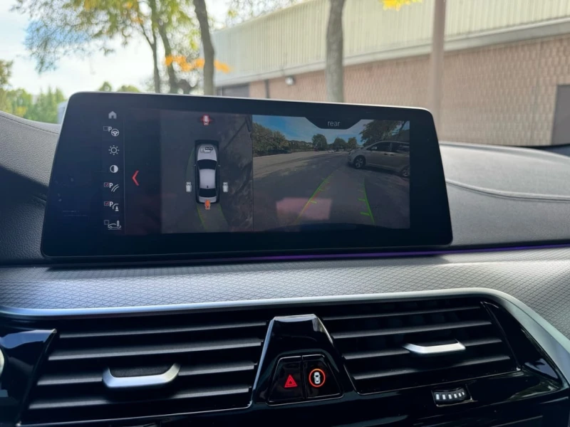 BMW 550 M xDrive * CARFAX * БЕЗ ПЪРВОНАЧАЛНА ВНОСКА, снимка 14 - Автомобили и джипове - 53005538