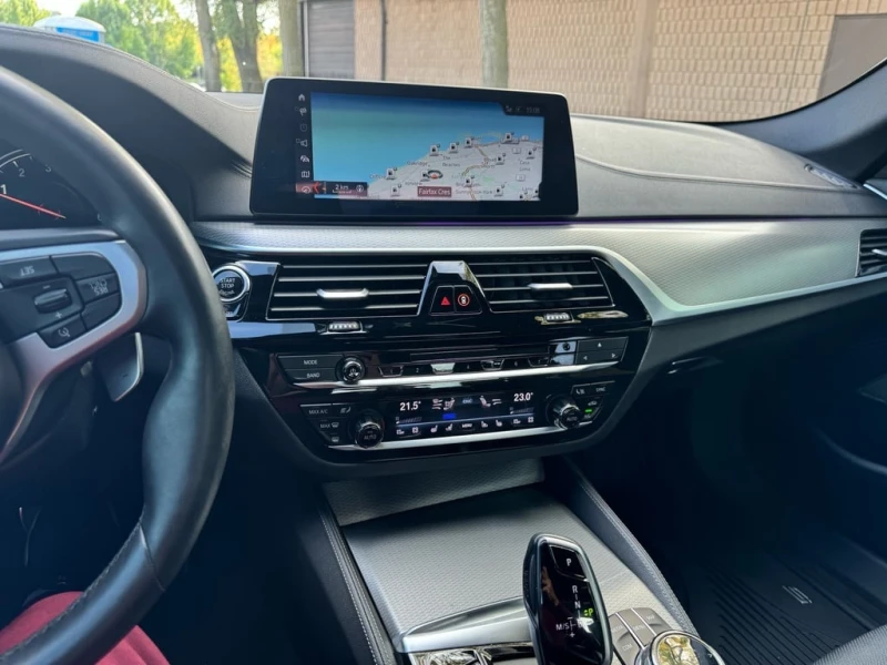 BMW 550 M xDrive * CARFAX * БЕЗ ПЪРВОНАЧАЛНА ВНОСКА, снимка 8 - Автомобили и джипове - 53005538