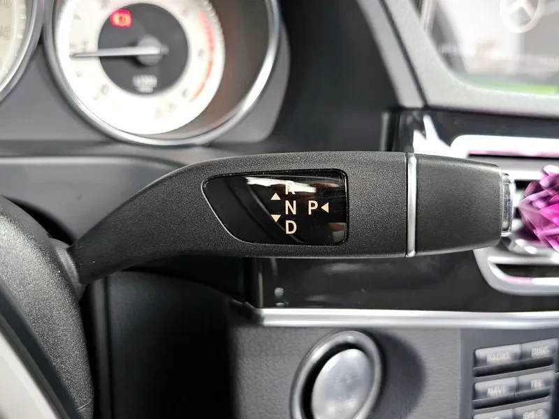 Mercedes-Benz E 200  - изображение 9