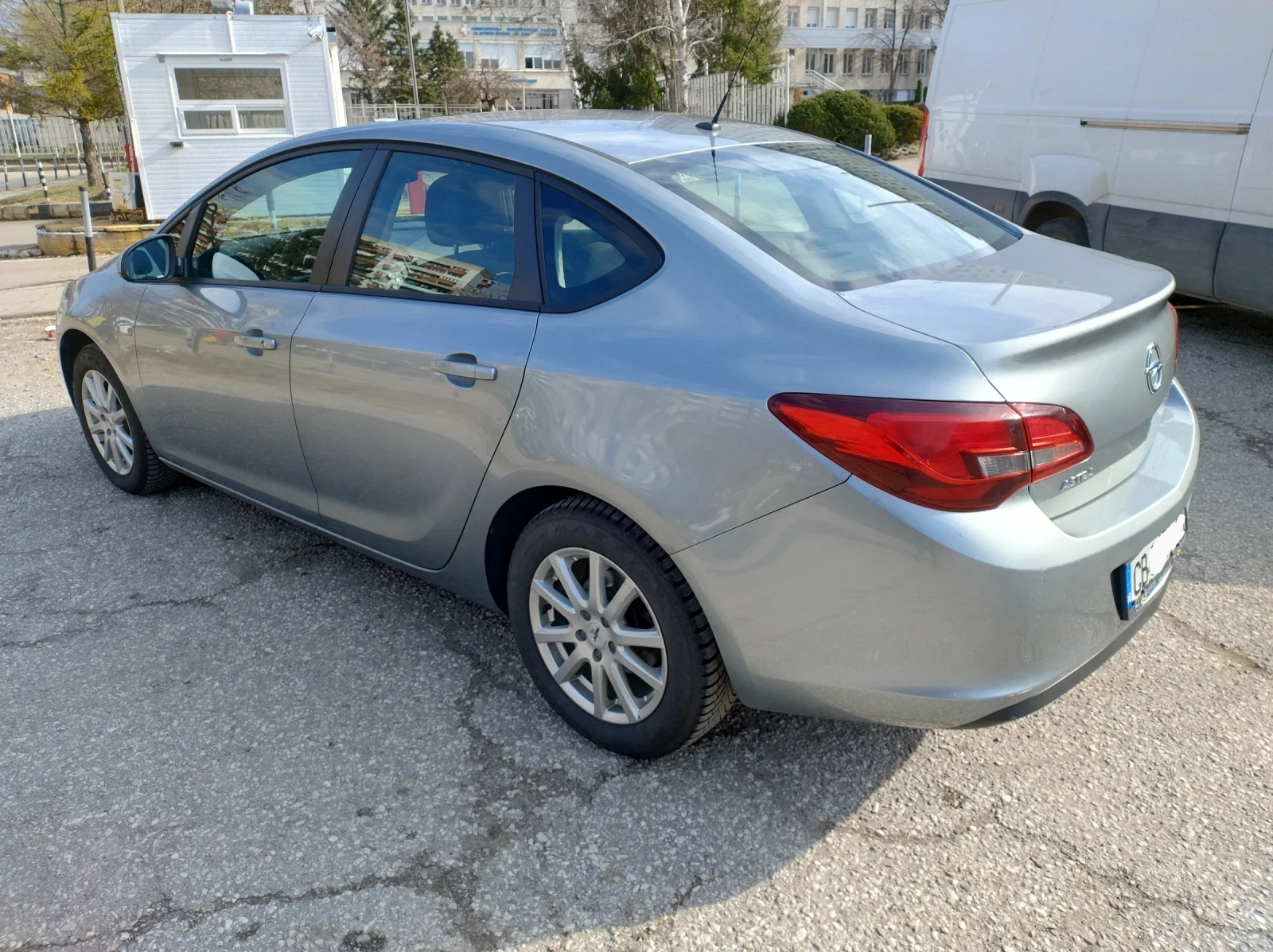 Opel Astra J 1.6 LPG - изображение 6