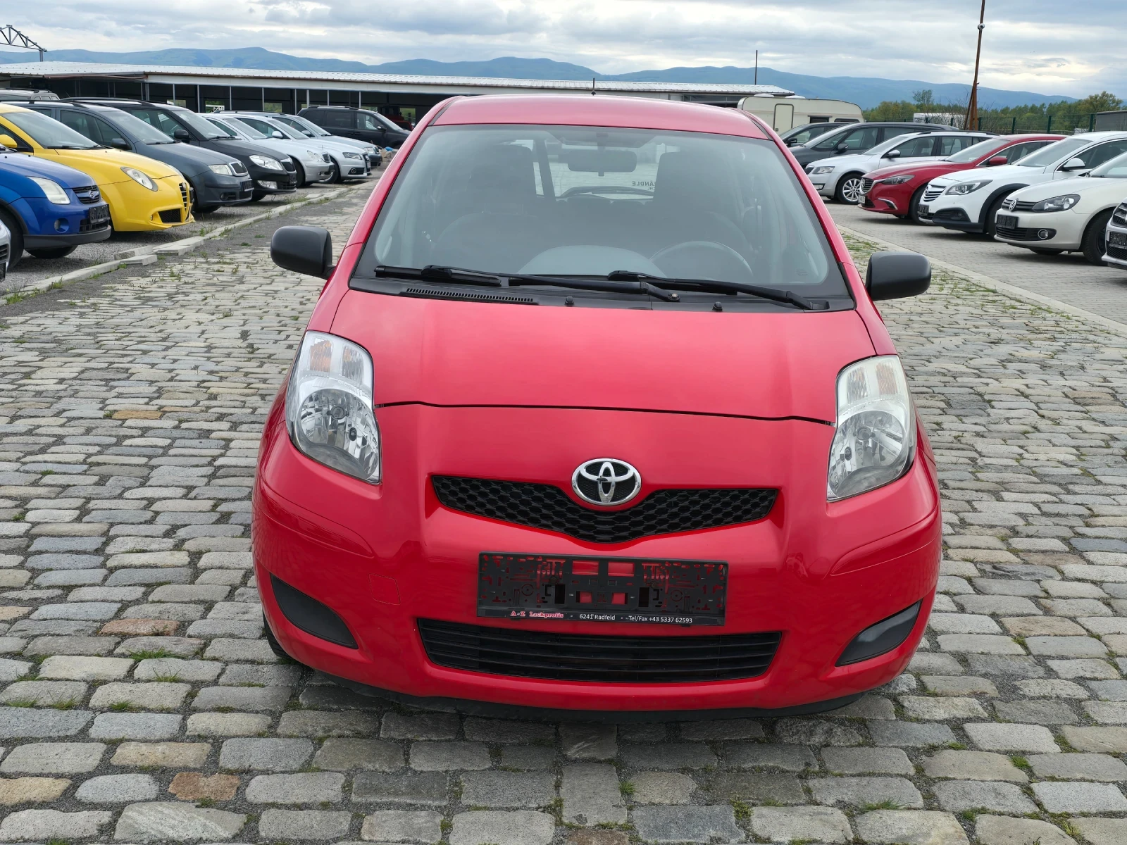 Toyota Yaris FACELIFT 1.0i 69кс ЕВРО 4 - изображение 2