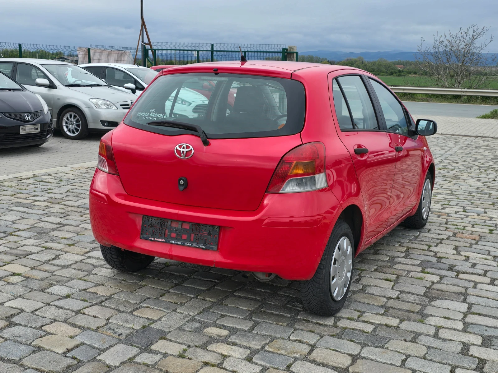 Toyota Yaris FACELIFT 1.0i 69кс ЕВРО 4 - изображение 6