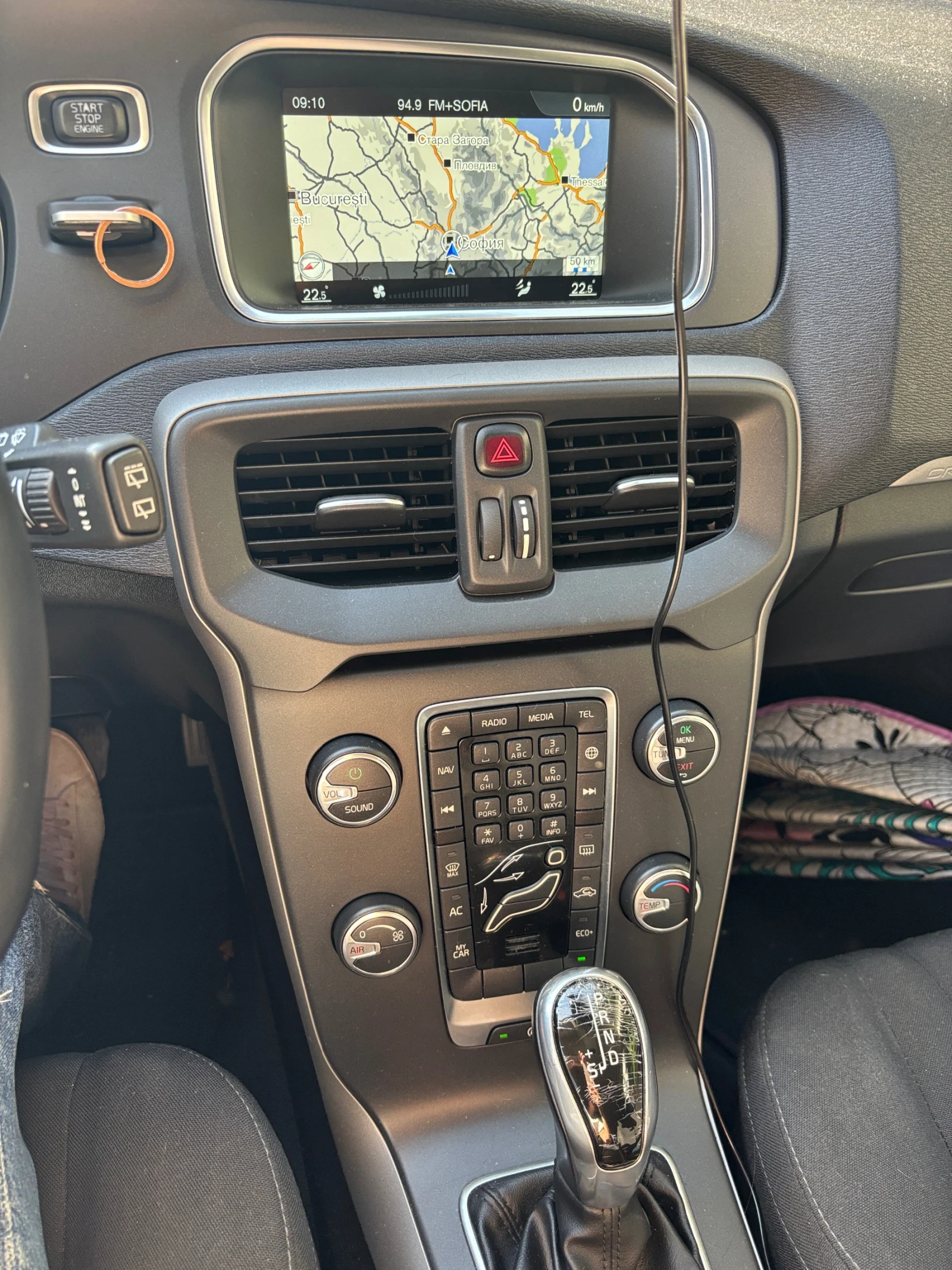 Volvo V40 Cross Country D2 - изображение 9
