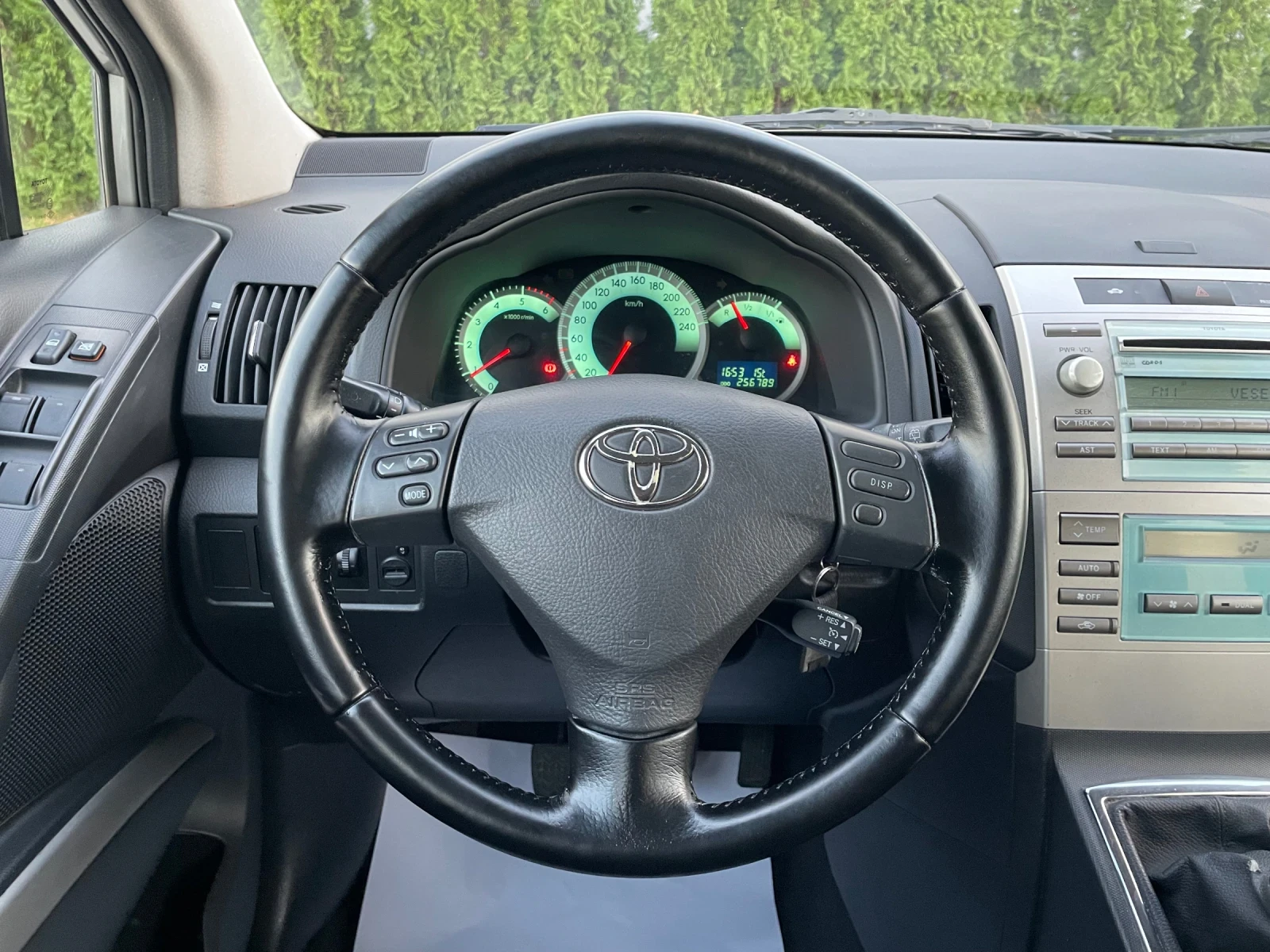 Toyota Corolla verso 2.2 D-4D/FACELIFT/2009 Година/Внос от Италия - изображение 10