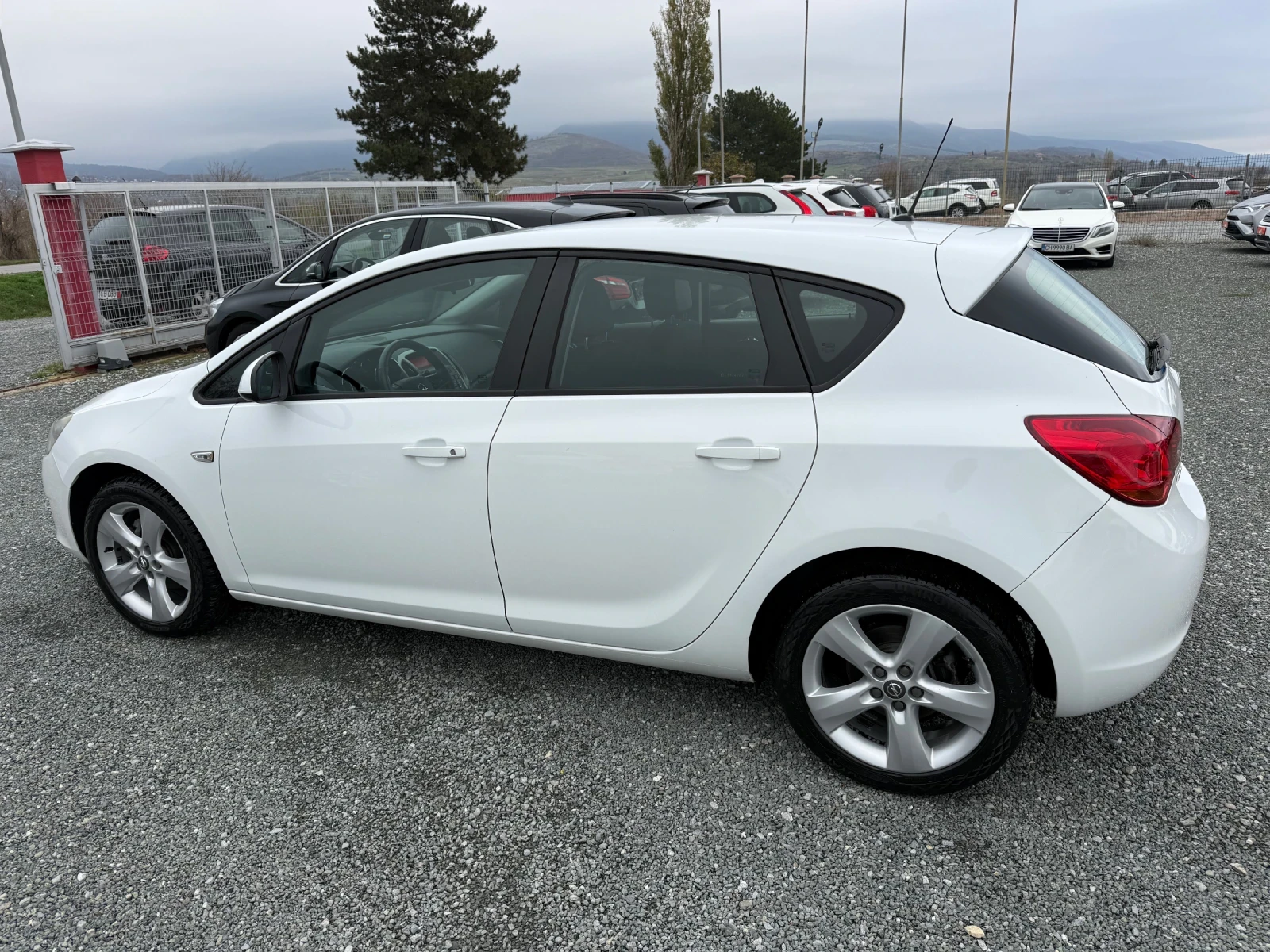 Opel Astra (KATO НОВА) - изображение 9