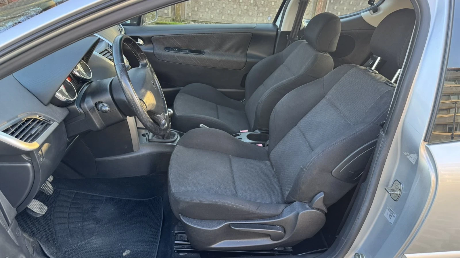 Peugeot 207 1, 4 i 86000 km ! Лизинг !, снимка 11 - Автомобили и джипове - 53906889