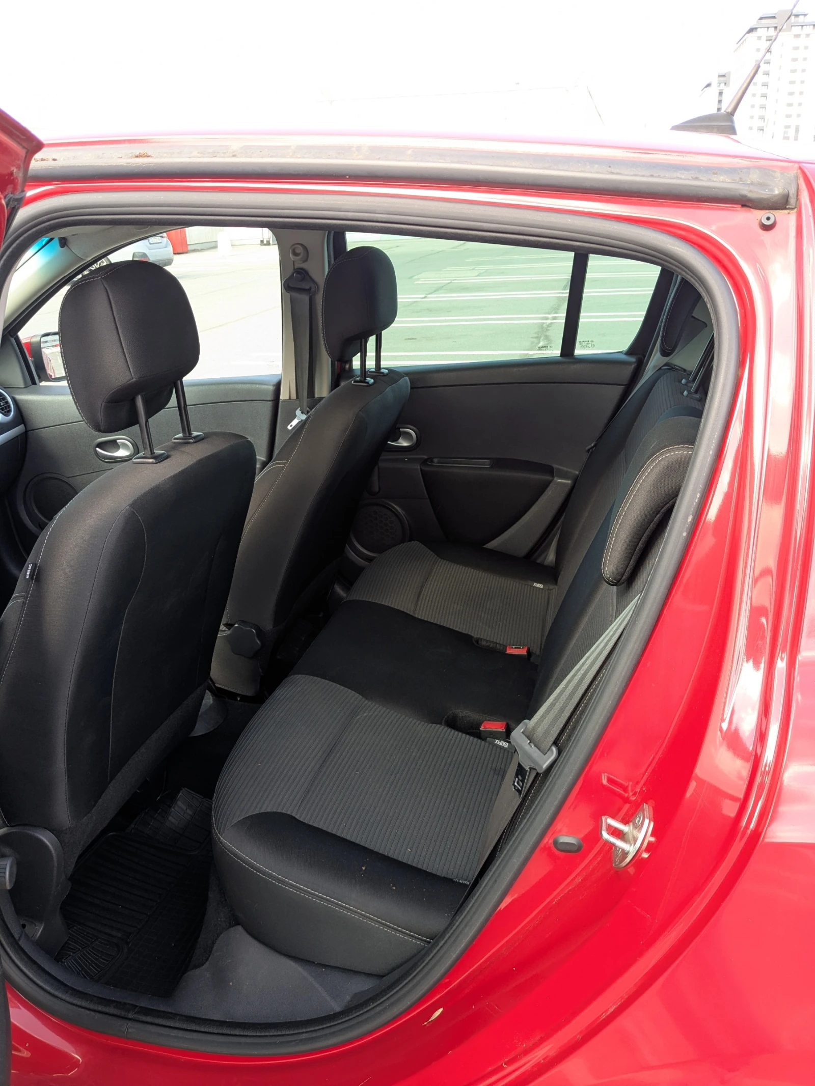 Renault Clio, снимка 10 - Автомобили и джипове - 54240818