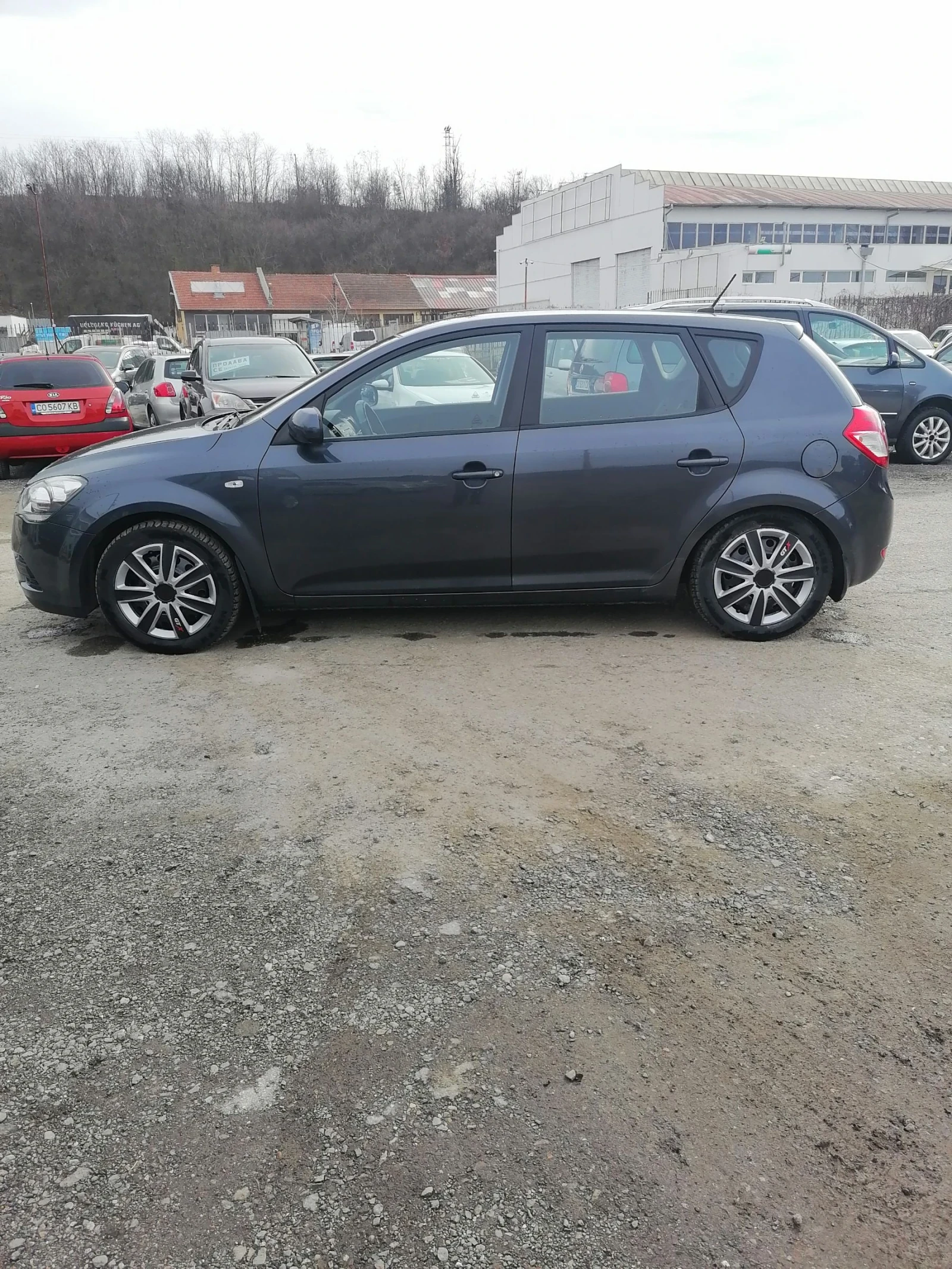 Kia Ceed, снимка 4 - Автомобили и джипове - 54862342