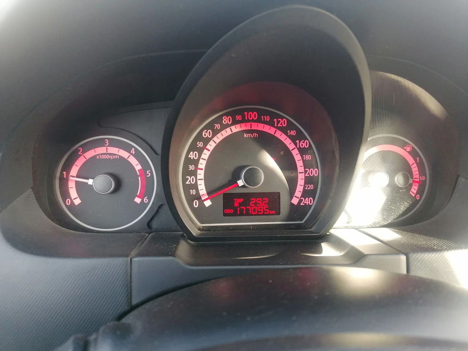 Kia Ceed, снимка 15 - Автомобили и джипове - 54862342