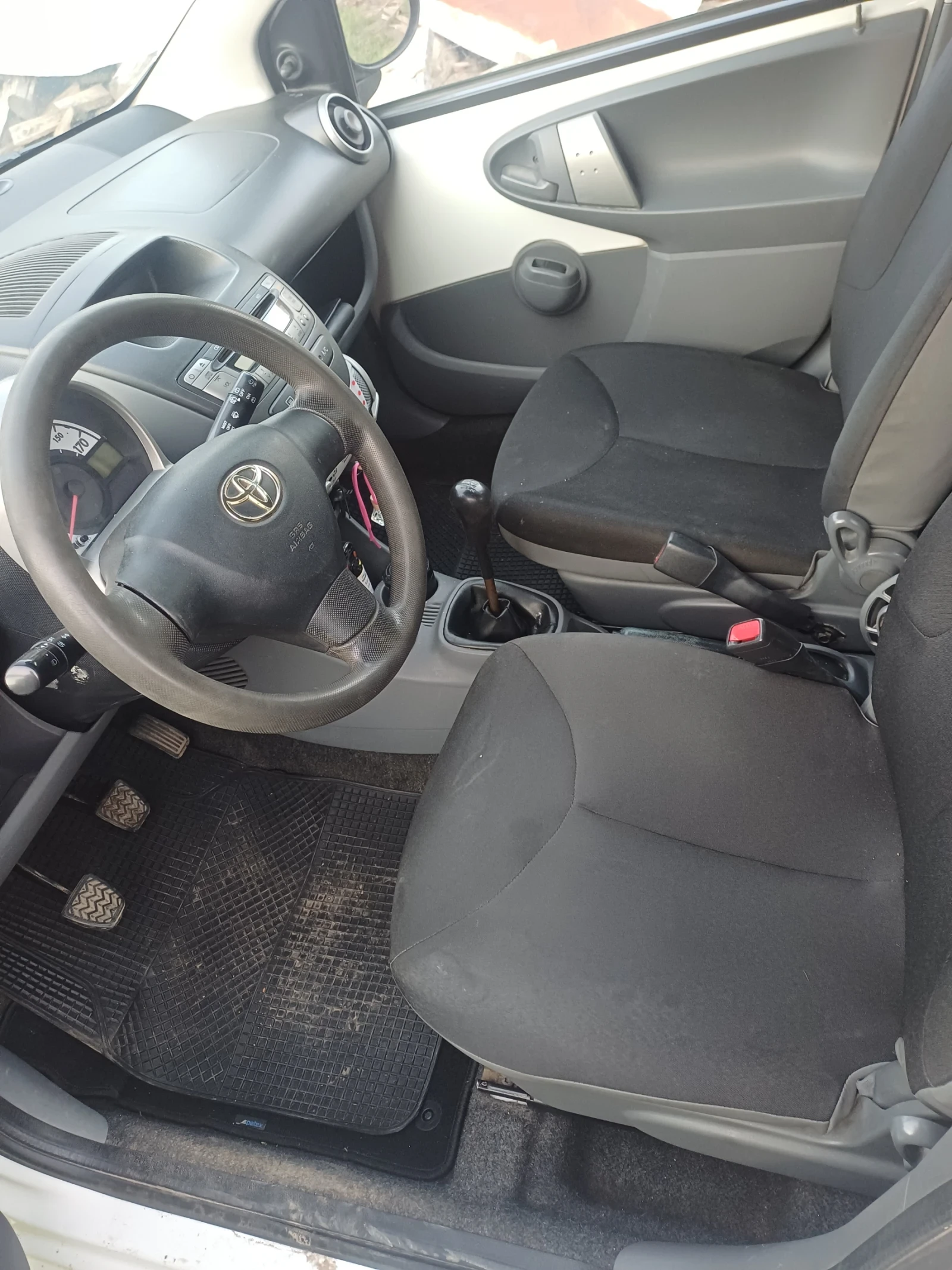 Toyota Aygo, снимка 2 - Автомобили и джипове - 55225591