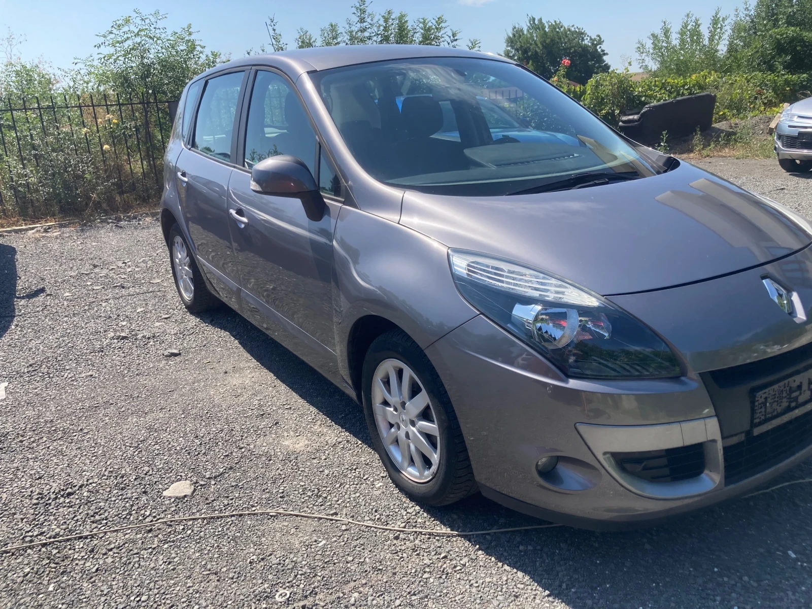 Renault Scenic, снимка 2 - Автомобили и джипове - 55429462