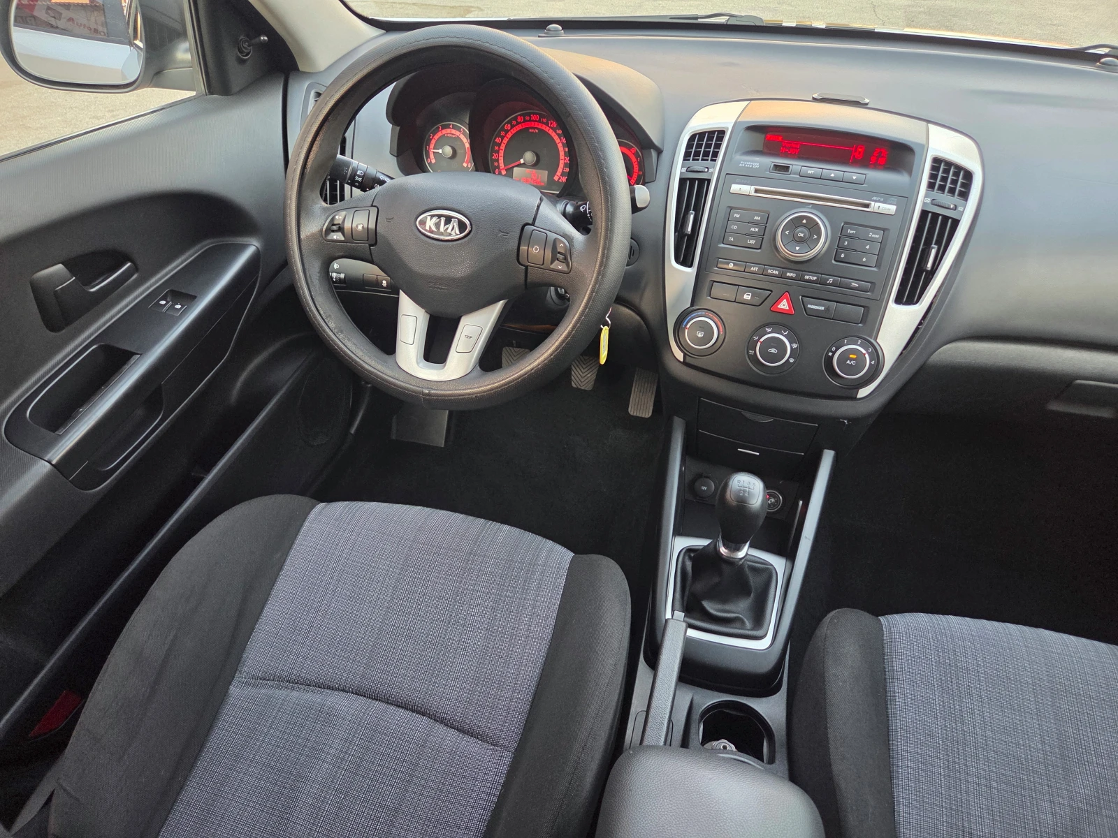 Kia Ceed 1.4i-Gaz.Inj.BRC, снимка 13 - Автомобили и джипове - 55564913