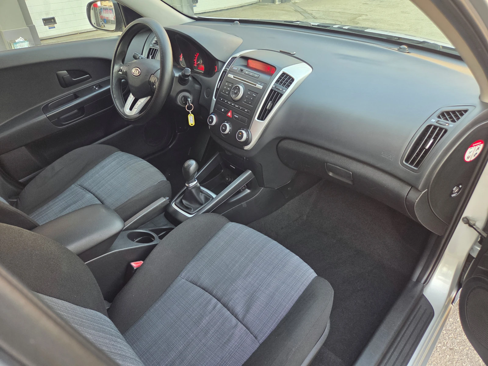 Kia Ceed 1.4i-Gaz.Inj.BRC, снимка 14 - Автомобили и джипове - 55564913