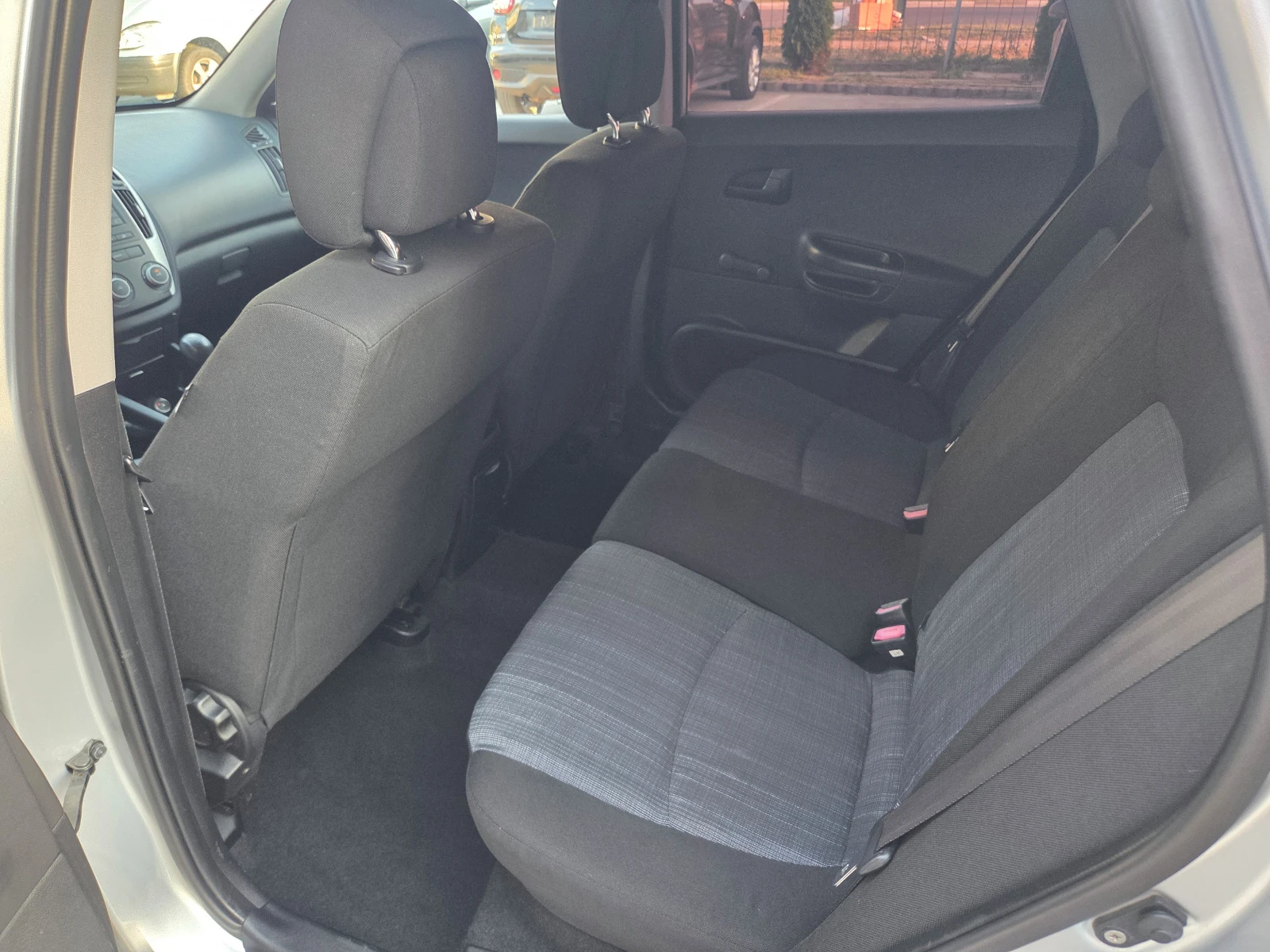 Kia Ceed 1.4i-Gaz.Inj.BRC, снимка 16 - Автомобили и джипове - 55564913