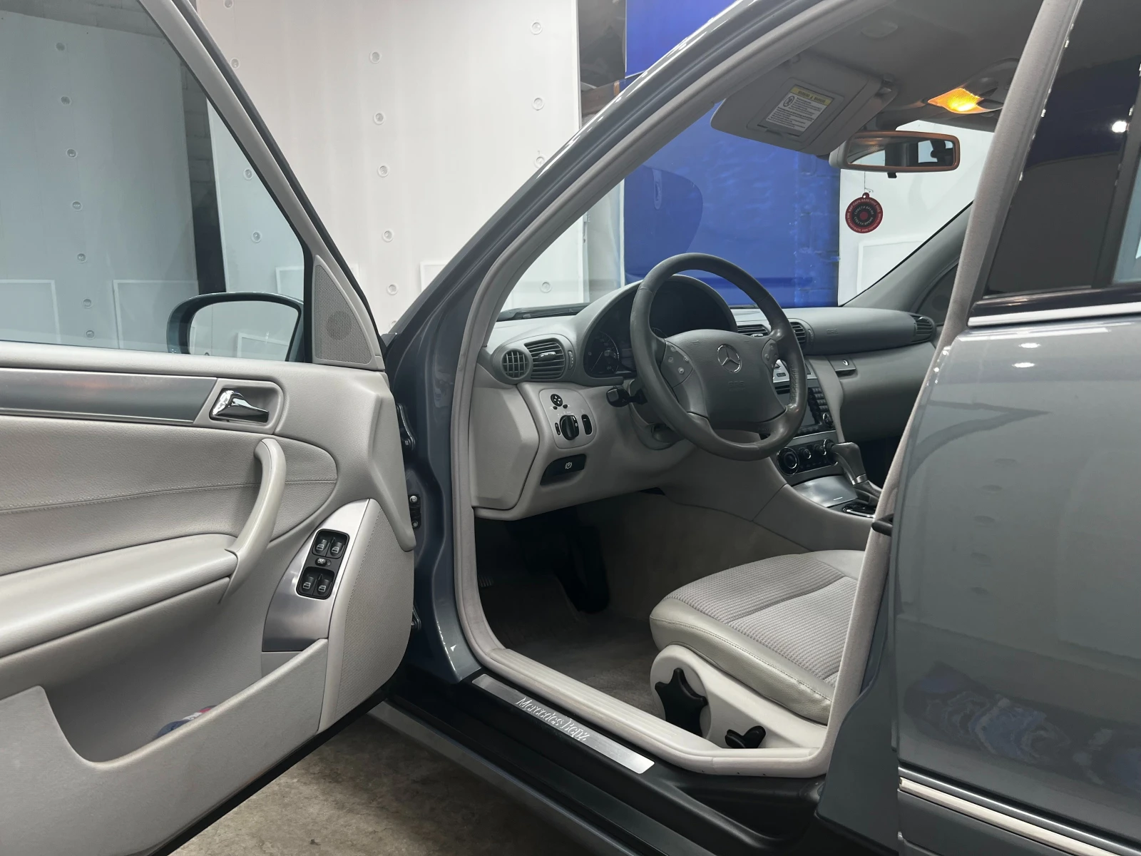 Mercedes-Benz C 200 COMPRESSOR / РЕАЛНИ КИЛОМЕТРИ, снимка 6 - Автомобили и джипове - 55767912