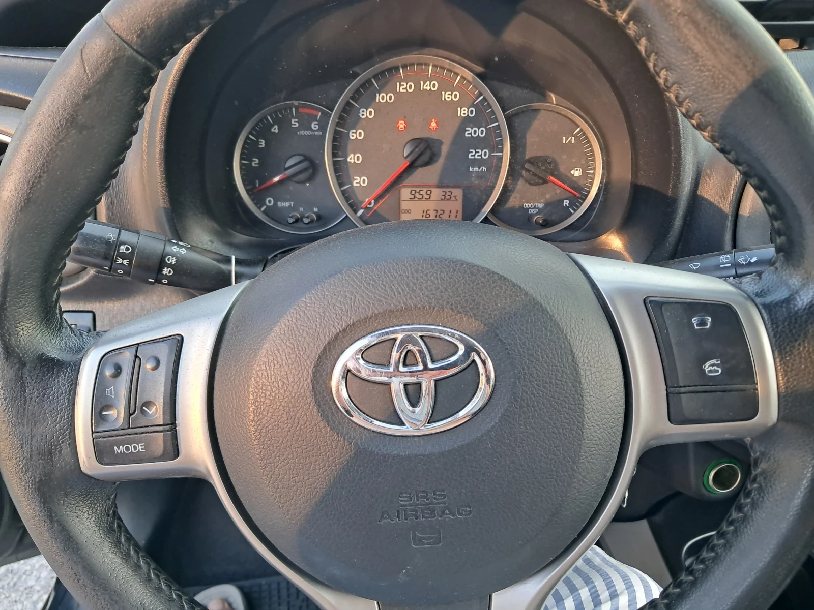 Toyota Yaris 1.4 D4D  90 ks.6sk navi.kamera, снимка 13 - Автомобили и джипове - 55968654