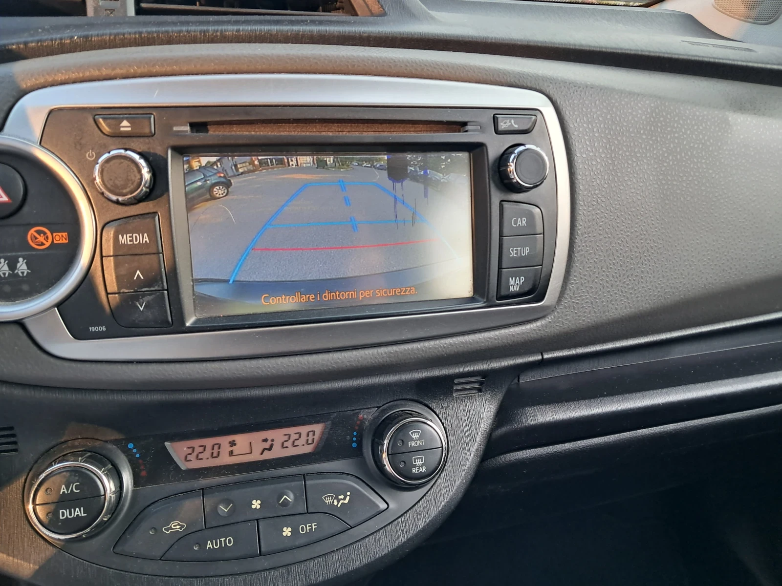 Toyota Yaris 1.4 D4D  90 ks.6sk navi.kamera, снимка 11 - Автомобили и джипове - 55968654