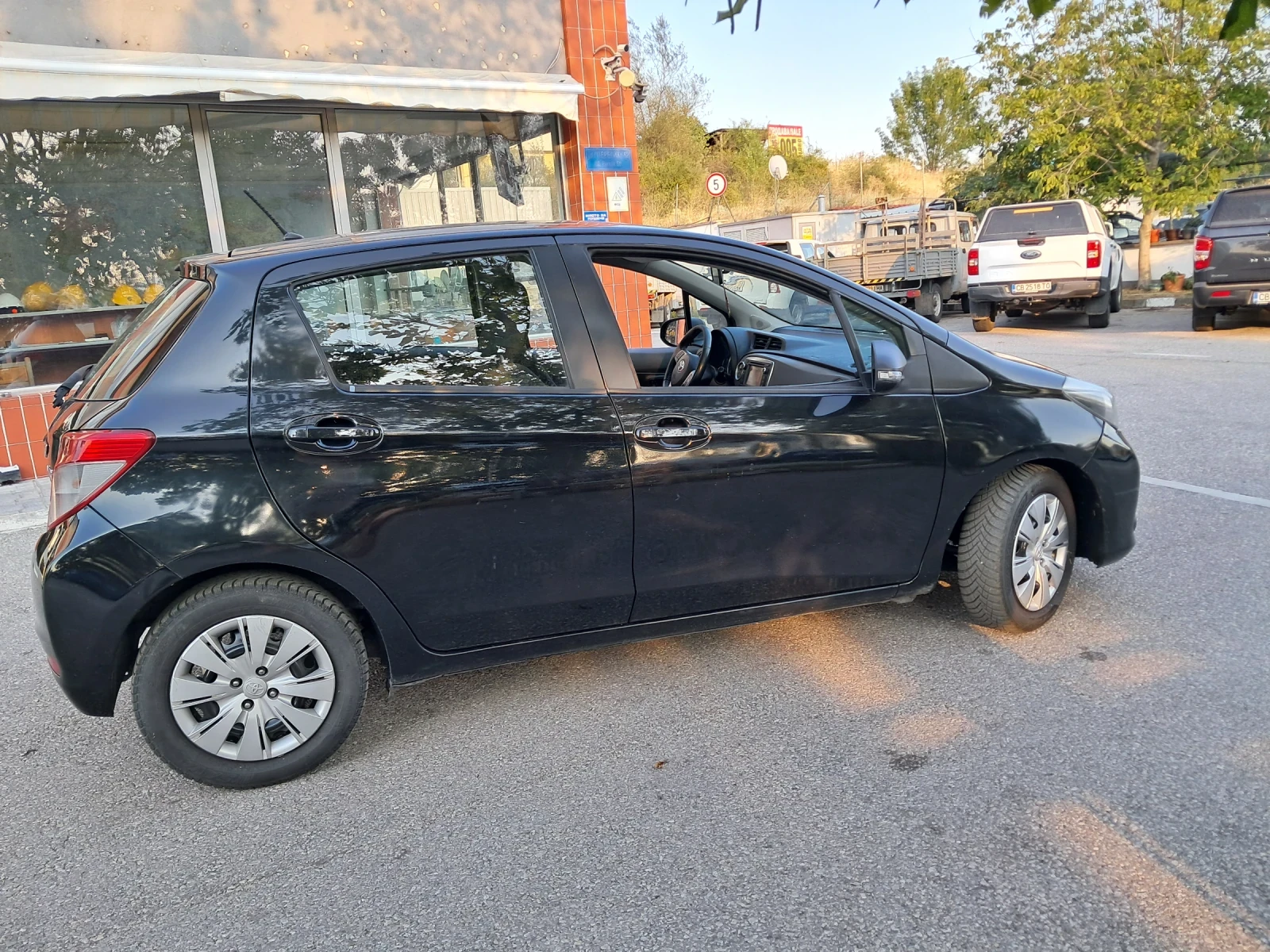 Toyota Yaris 1.4 D4D  90 ks.6sk navi.kamera, снимка 5 - Автомобили и джипове - 55968654