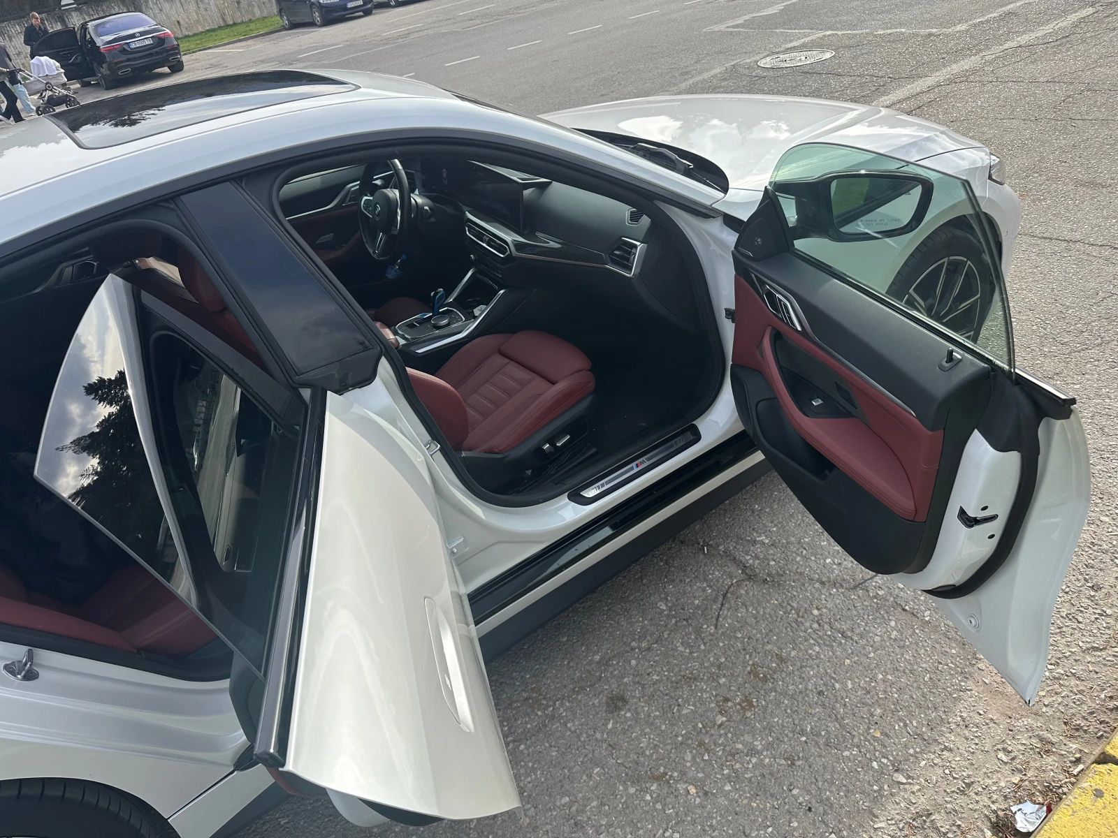 BMW i4 M50 Xdrive, снимка 13 - Автомобили и джипове - 56159179