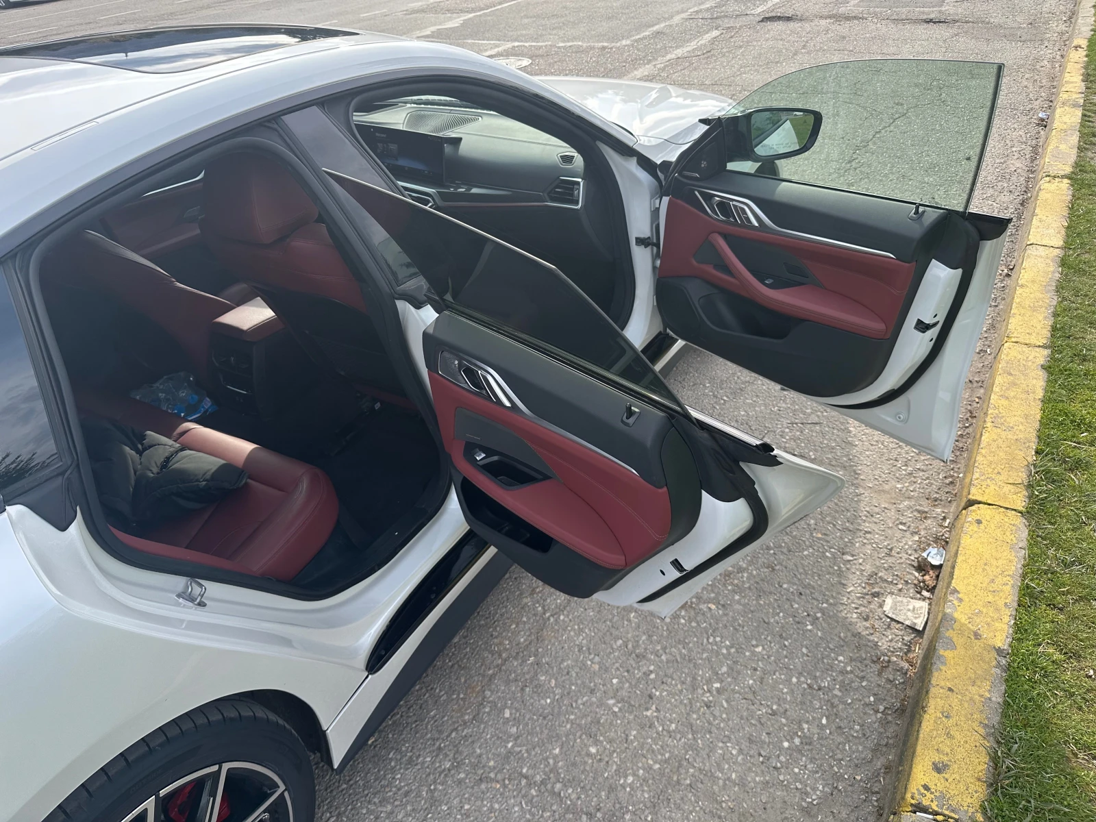 BMW i4 M50 Xdrive, снимка 14 - Автомобили и джипове - 56159179