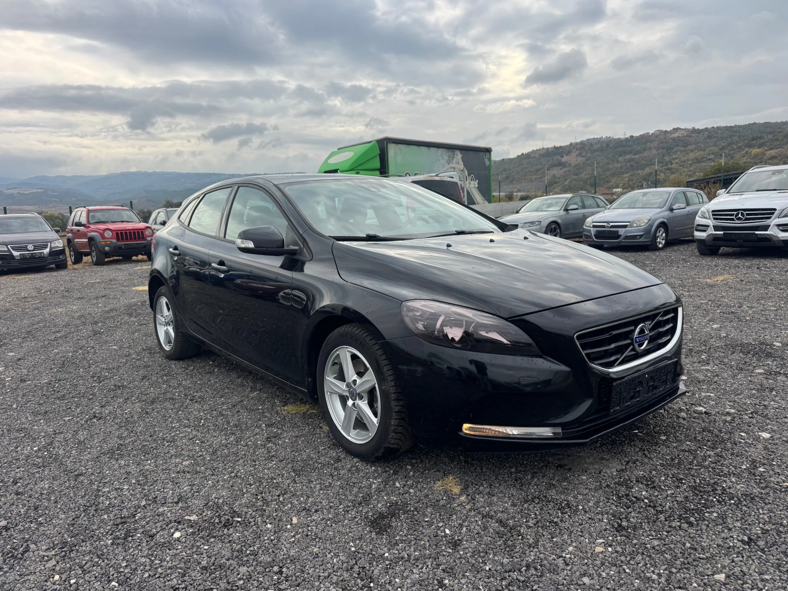 Volvo V40 2.0D , снимка 3 - Автомобили и джипове - 56460470
