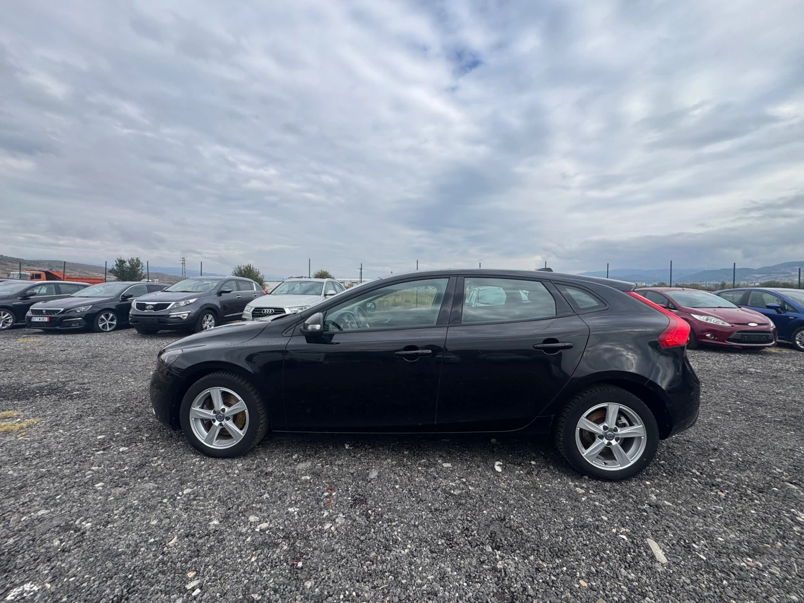 Volvo V40 2.0D , снимка 8 - Автомобили и джипове - 56460470