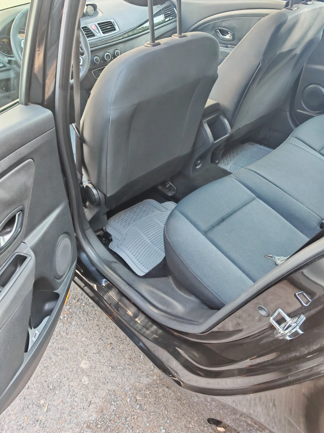 Renault Megane, снимка 8 - Автомобили и джипове - 56685749