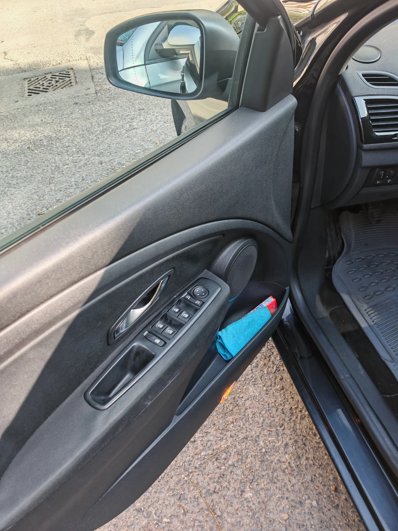 Renault Megane, снимка 10 - Автомобили и джипове - 56685749