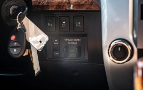 Toyota Tundra Platinum 1794 Edition * 5.7 V8 * Един Собственик *, снимка 13