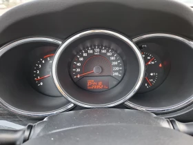 Kia Sorento 2.2 7 места , снимка 15