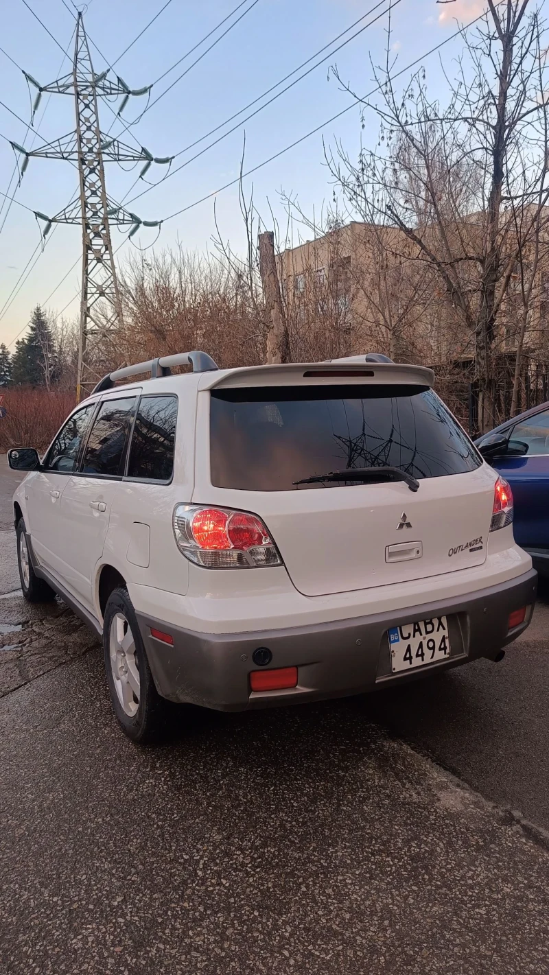 Mitsubishi Outlander 2.4i Газ, снимка 6 - Автомобили и джипове - 48434261