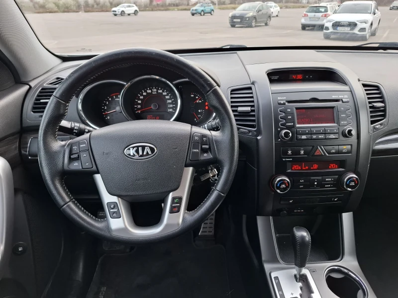 Kia Sorento 2.2 7 места , снимка 11 - Автомобили и джипове - 49600302