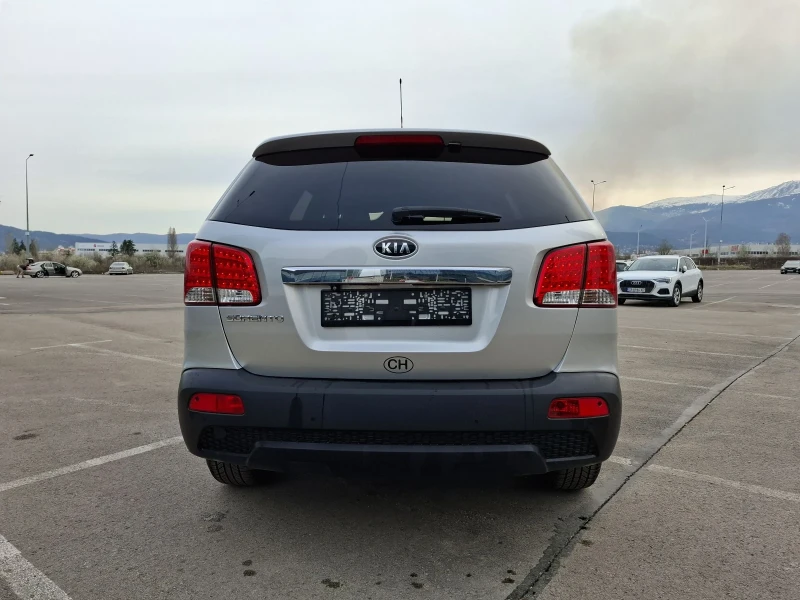 Kia Sorento 2.2 7 места , снимка 8 - Автомобили и джипове - 49600302